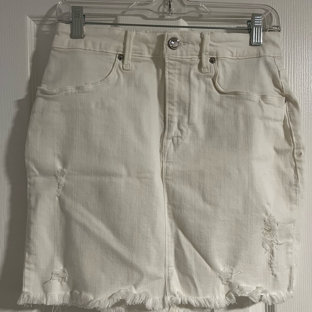 Good American stretch denim mini
Size 6